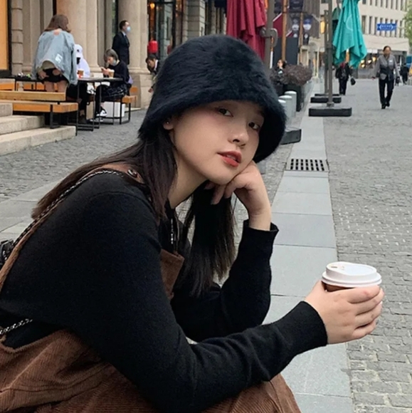 💰3/$30Faux Rabbit Fur Bucket Hat - Picture 9 of 10